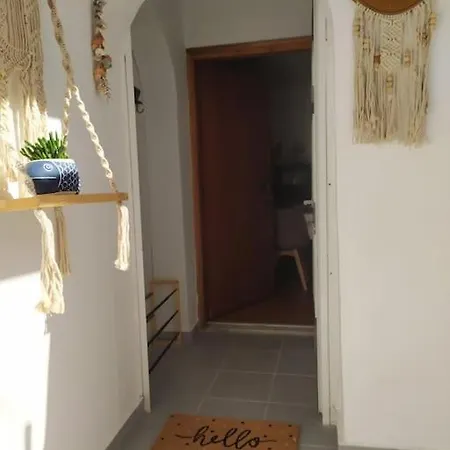 Будинок відпочинку New In The City! Кос