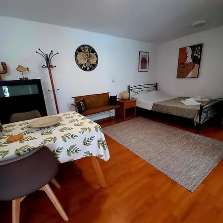 New In The City! Будинок відпочинку Кос